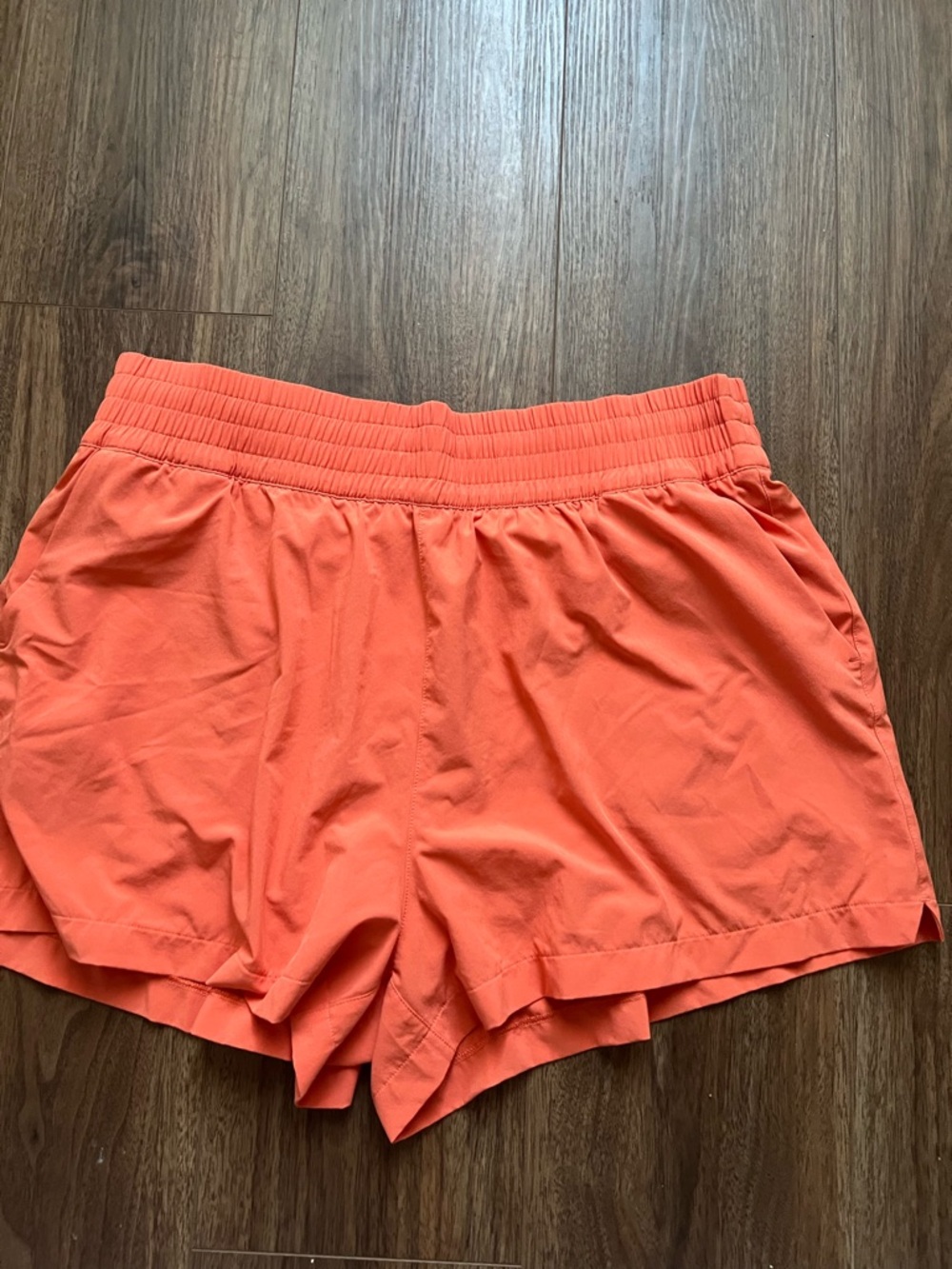 Athleta Weekender  Elastic Waist Coral Shorts 4 in
